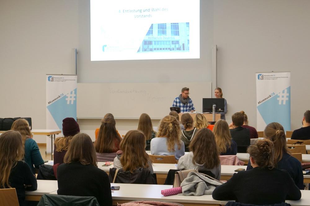 „Vereinsarbeit verbindet“ – Mitgliederversammlung und Vorstandswahl bei KommunikOS | Campus Lingen